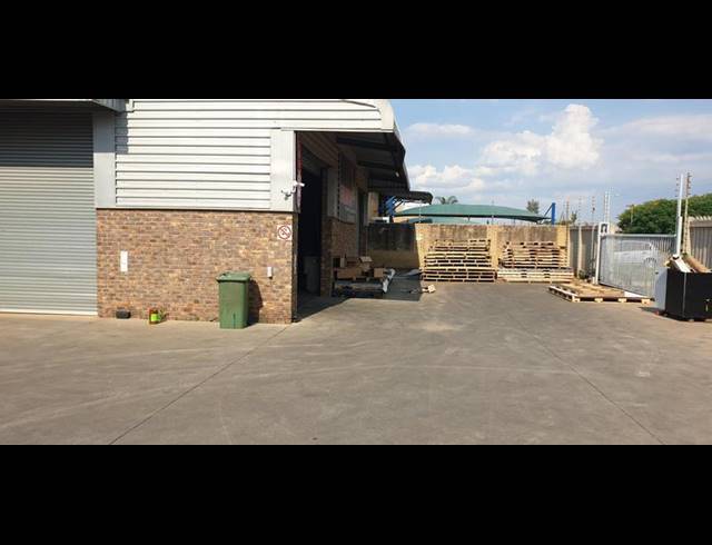 INDUSTRIAL PROPERTY TO RENT IN SILVERTONDALE
